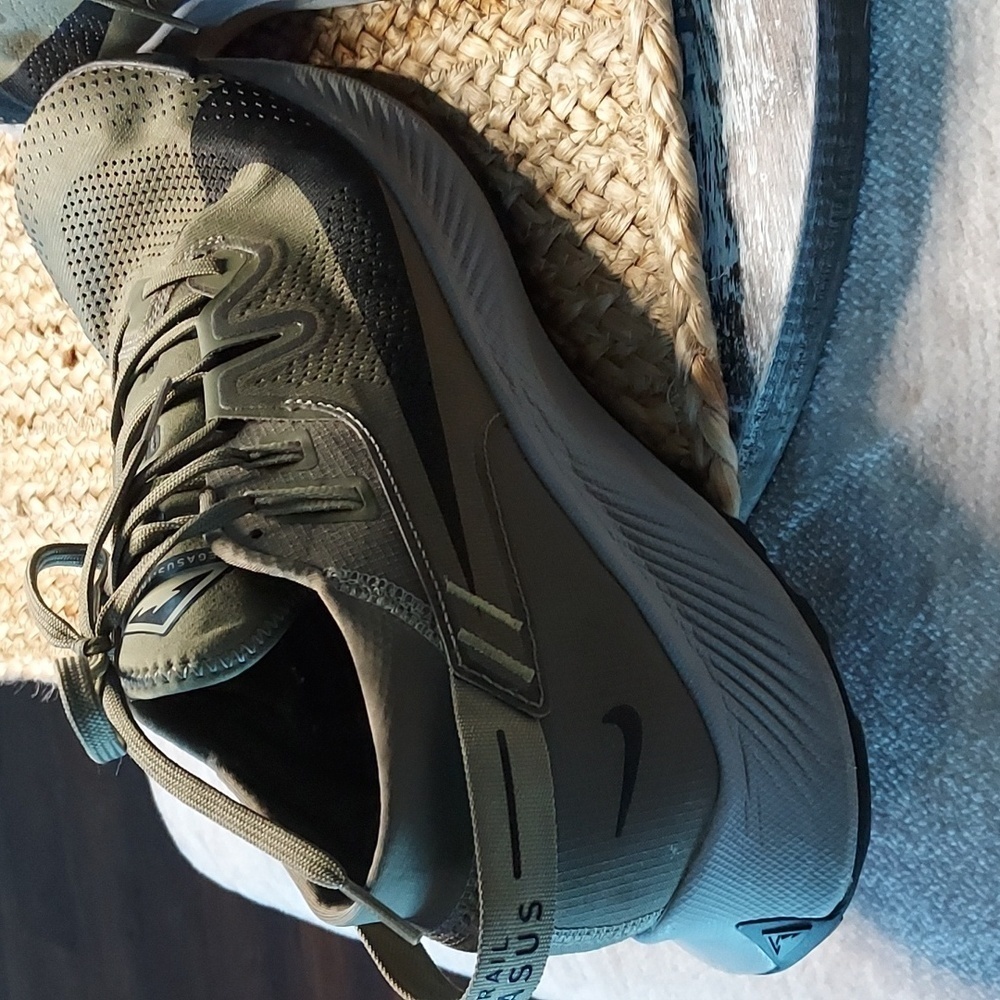 NIKE Trail Pegasus tennis shoes - Picture 2 of 6